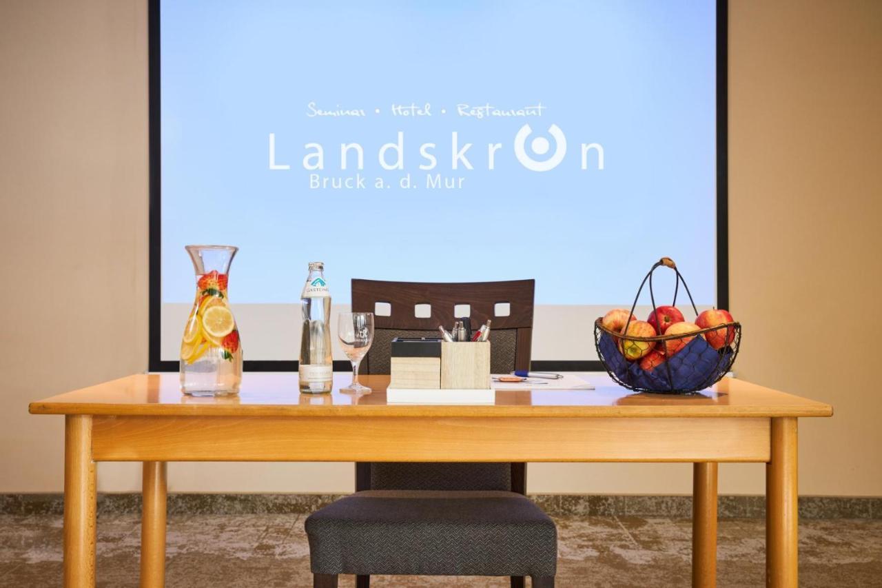 Hotel Landskron Брук-ан-дер-Мур Экстерьер фото